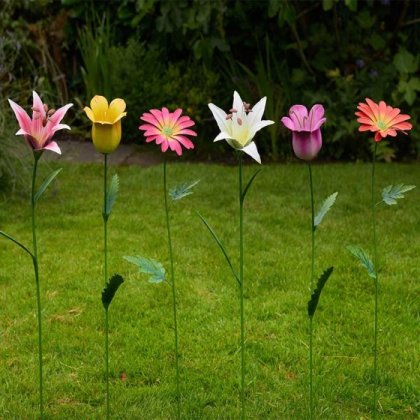 Smart Garden Fun and Colourful Metal Border Stake