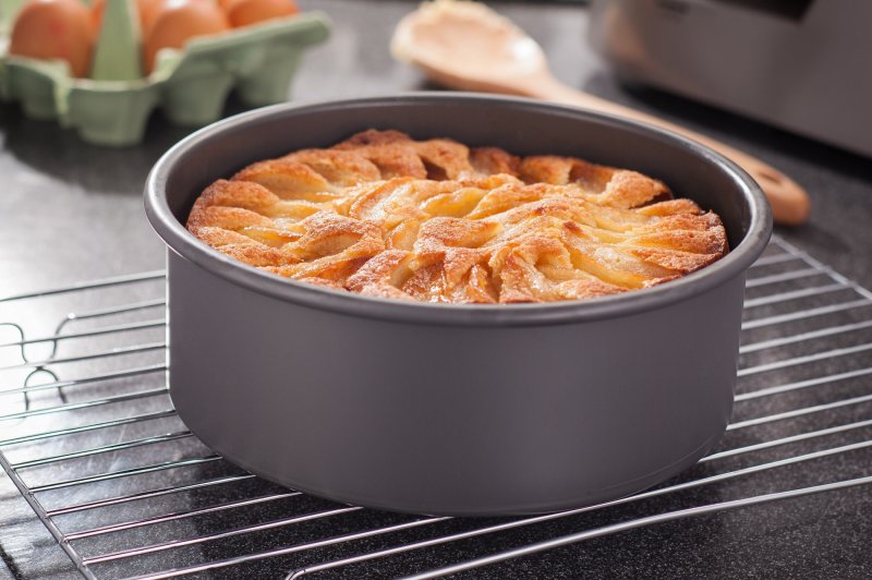 Stellar Bakeware 8 Spring Form Cake Tin