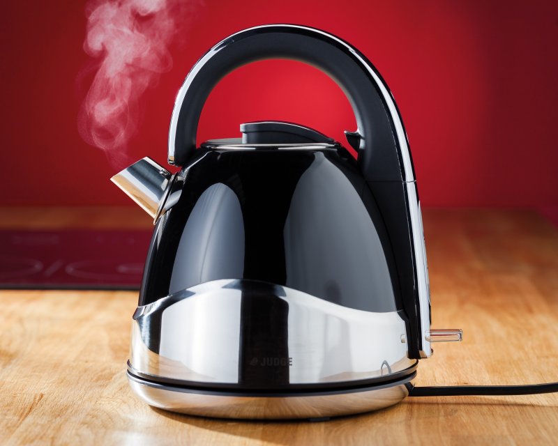 black and chrome kettle